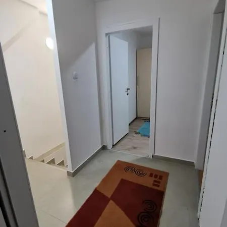 S Lux Apartman Belgrád